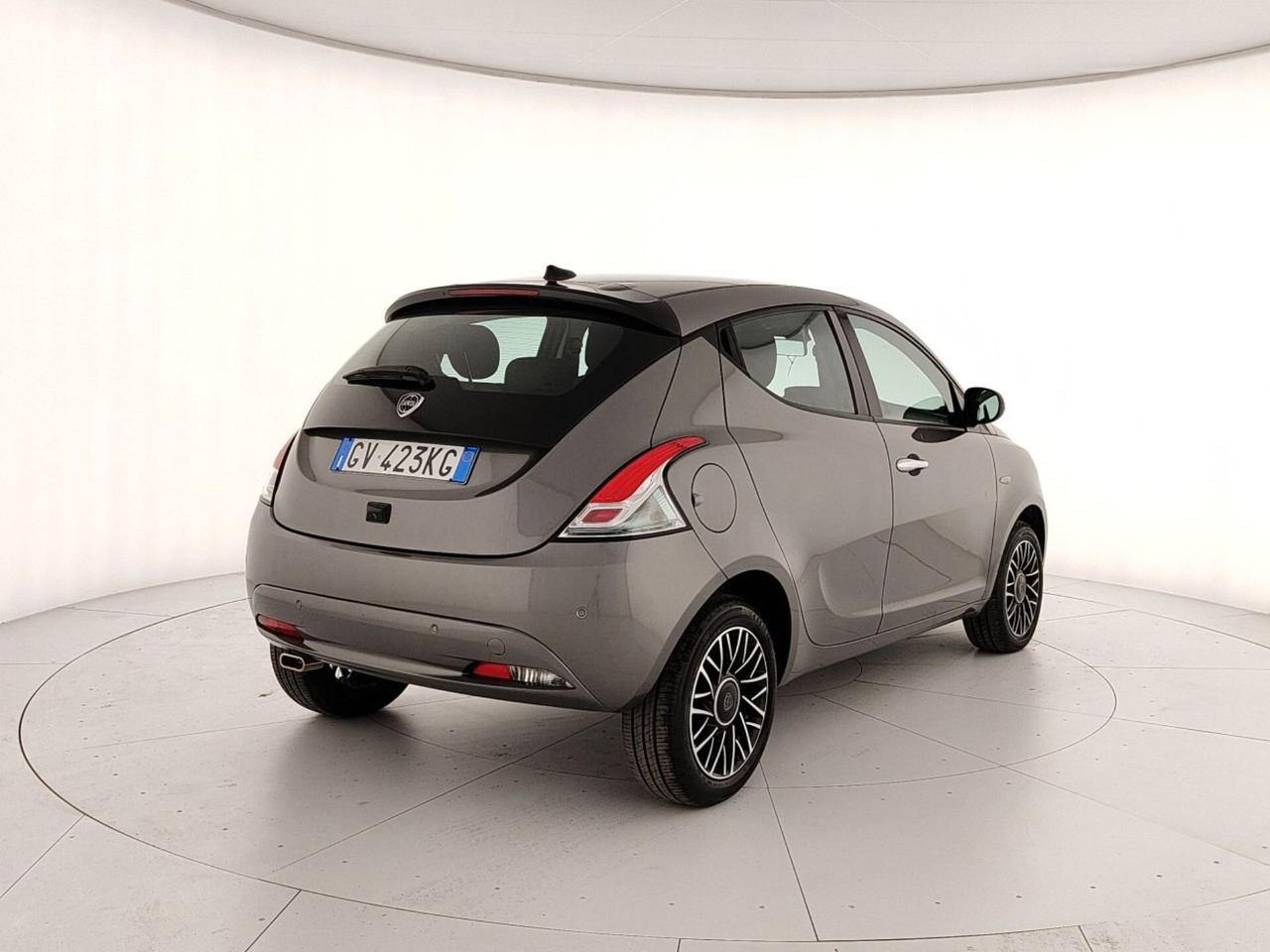 Lancia Ypsilon 1.0 FireFly 5 porte S&S Hybrid Platino