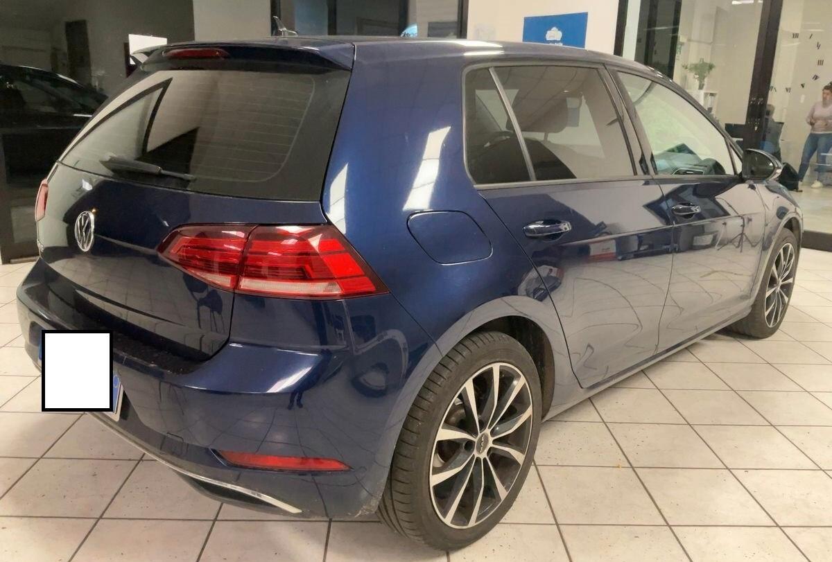 Volkswagen Golf 150CV DSG7