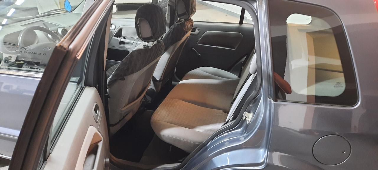 Ford Fusion 1.4 16V 5p.