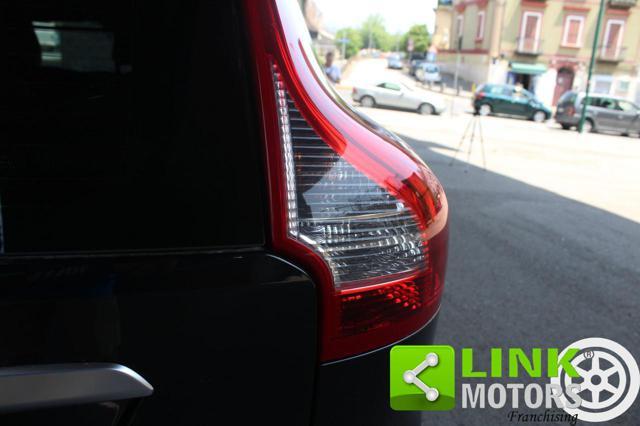 VOLVO XC60 2.0 D4 R-DESIGN MOMENTUM GT-8