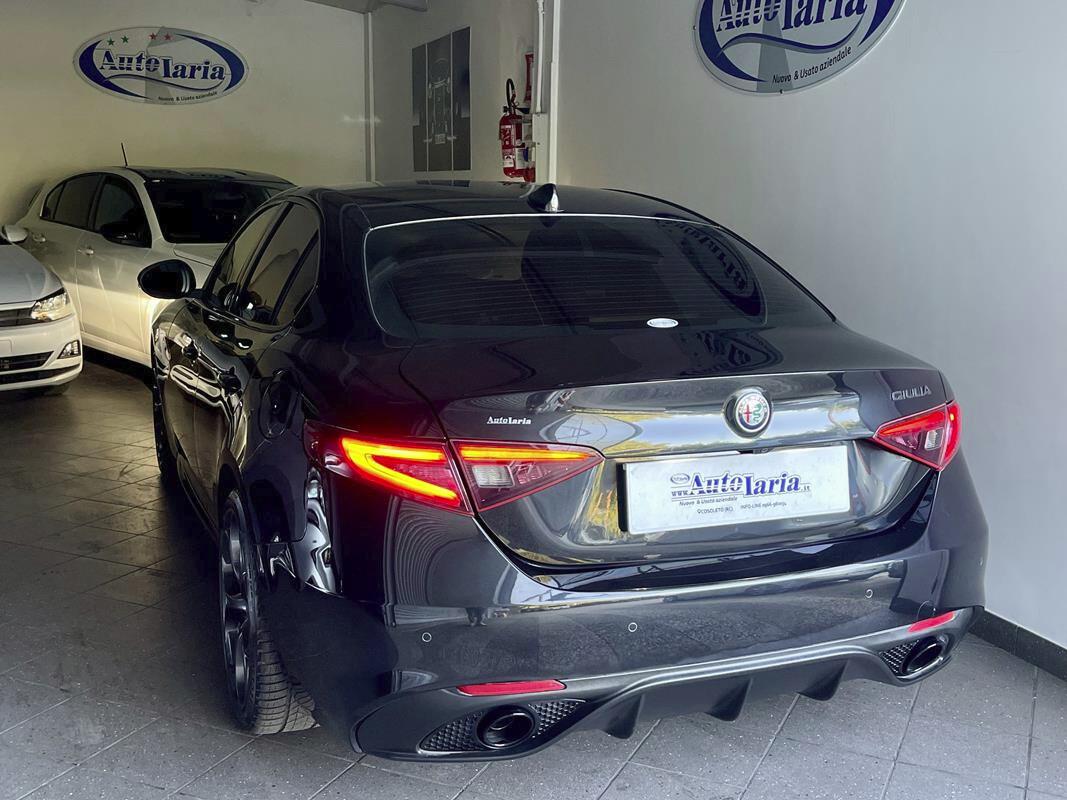 Alfa Romeo Giulia 2.2 Turbodiesel 190 CV AT8 B-Tech Blak Edition Pak esterno Veloce "Cerchi da 19°-Pinze Brembo gialle