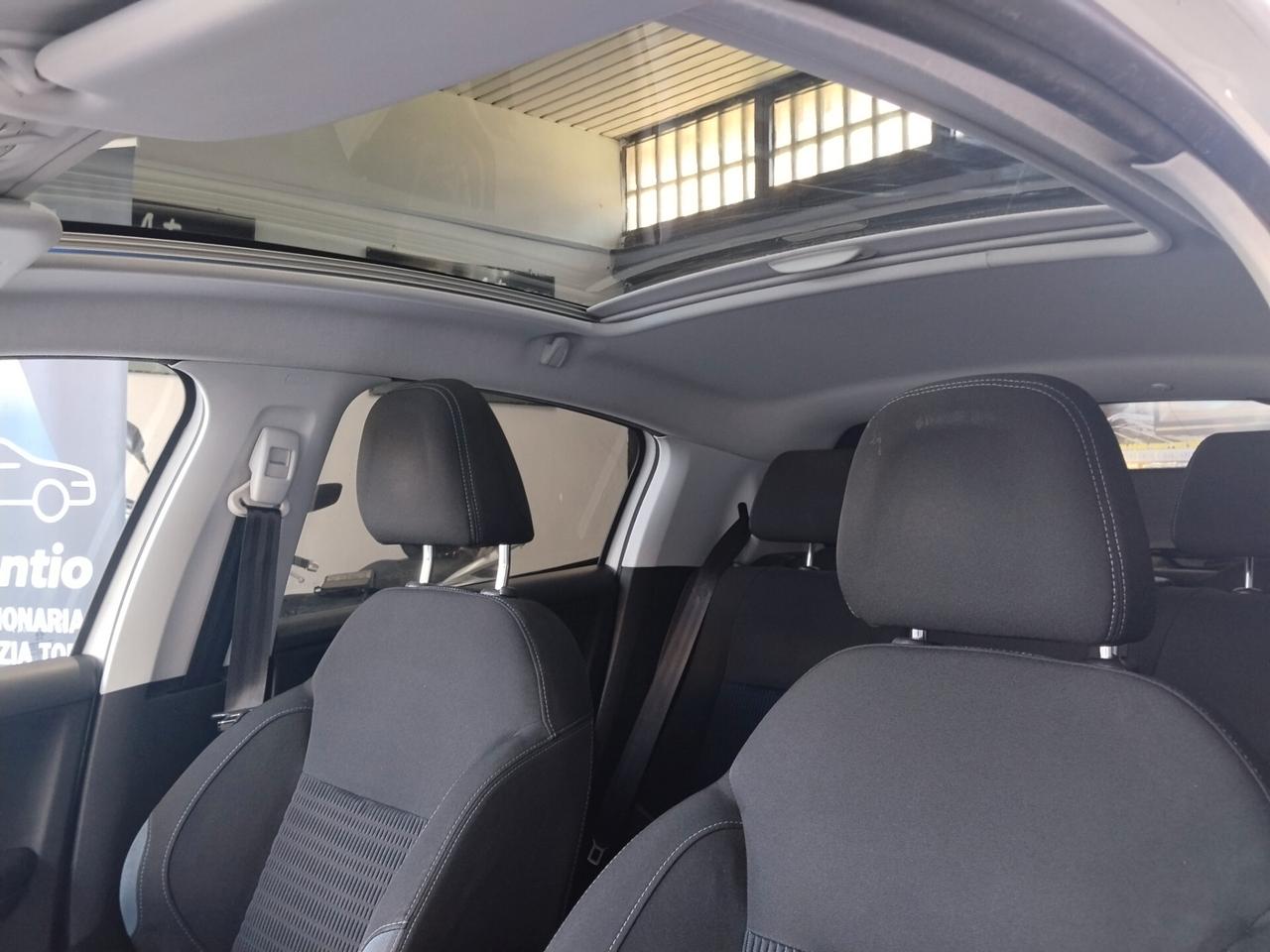 Peugeot 208 1.4 diesel 2013 CON GARANZIA