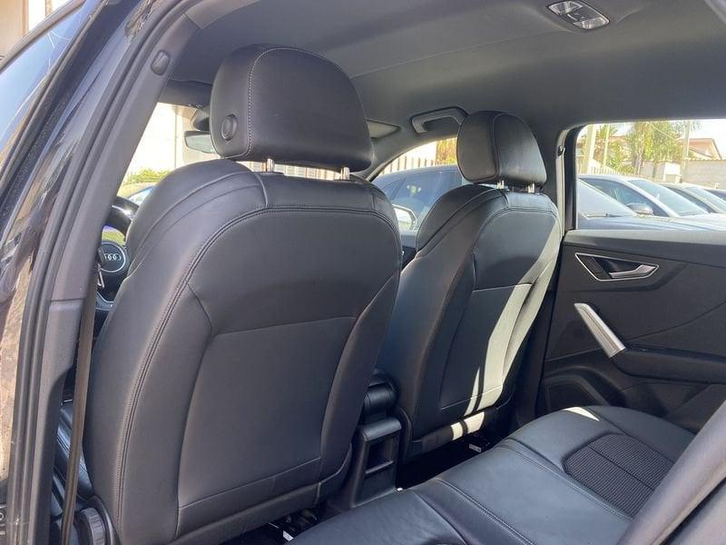 Audi Q2 S Line interno ed esterno 2.0 TDI 150CV s-tronic 35