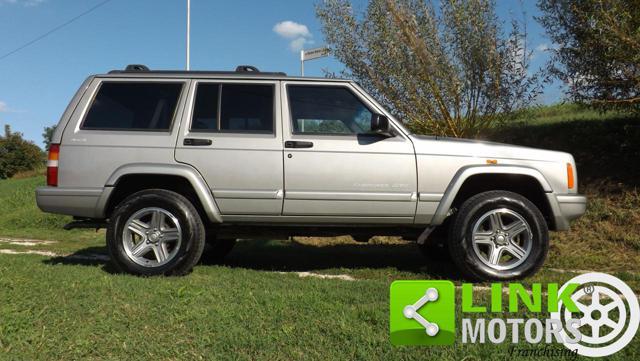 JEEP Cherokee Classic 2.5 TD 4 x4 ben tenuto