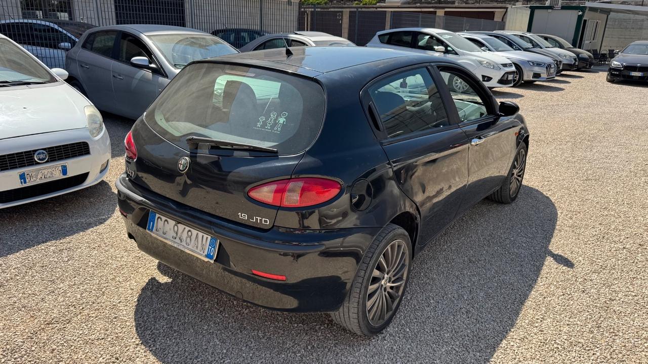 Alfa Romeo 147 1.9 JTD (115 CV) cat 5p. Distinctive