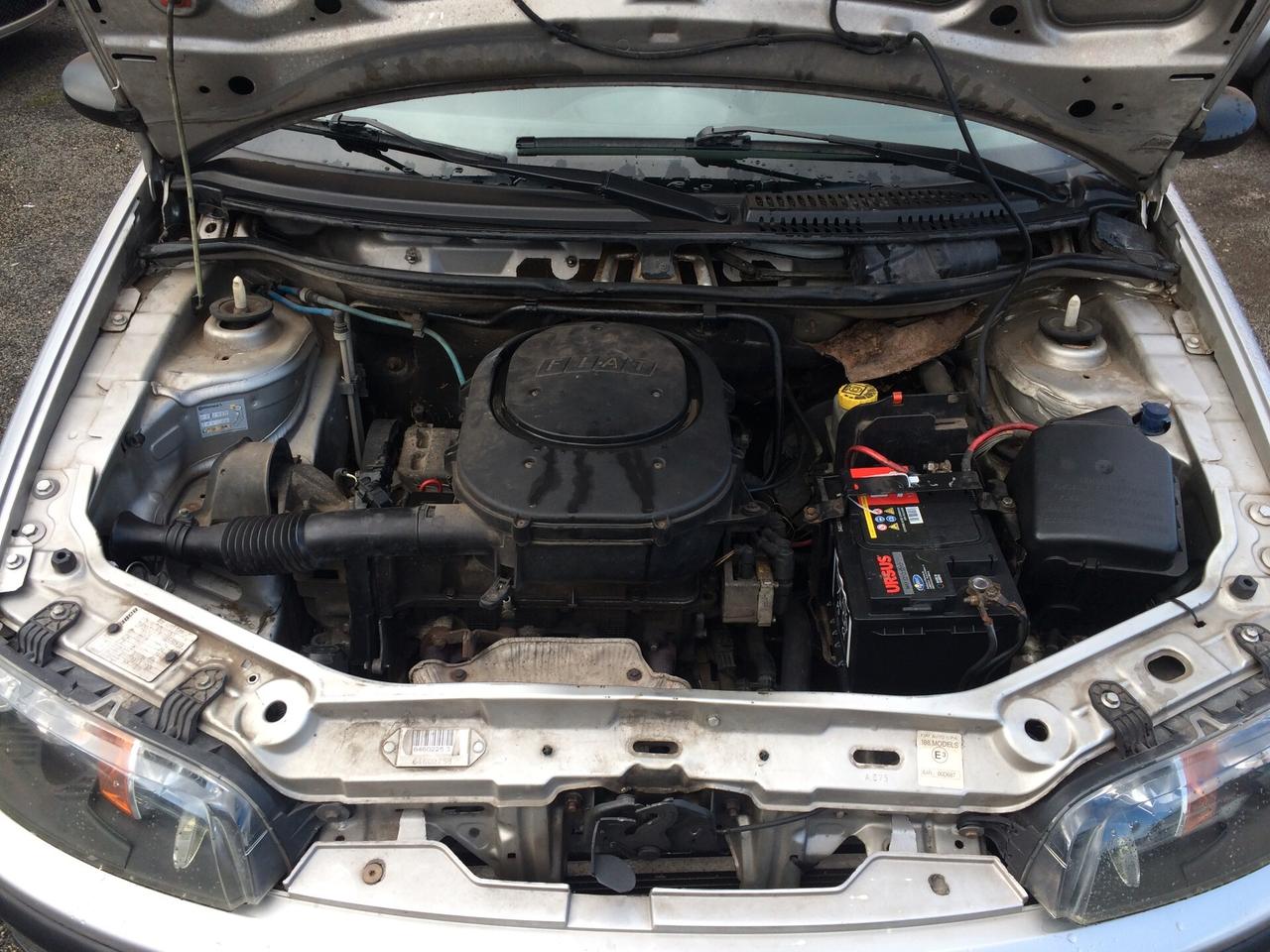 2001 Fiat Punto 1.2i cat 5 porte tagliandata distribuzione eseguita km 183000!