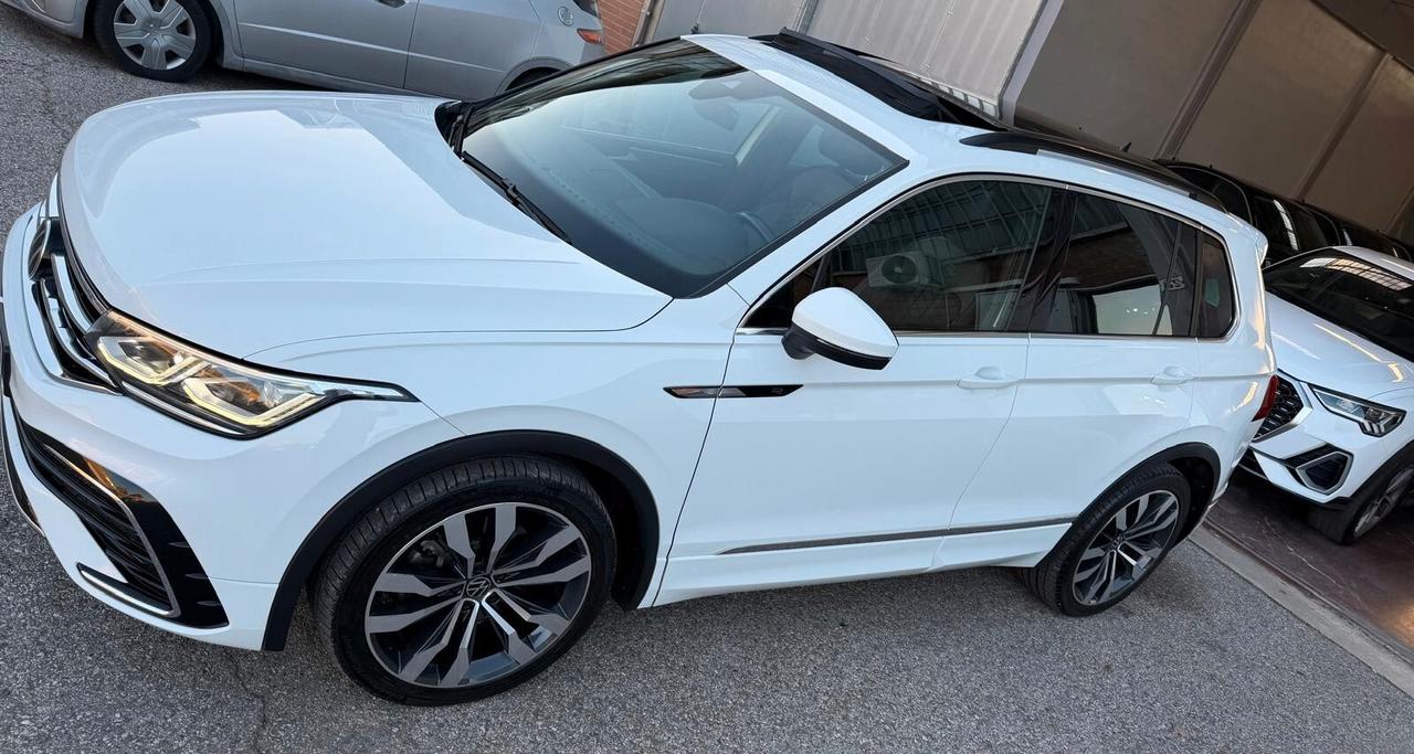 Volkswagen Tiguan 2.0 TDI 200 CV SCR DSG 4MOTION R-Line TETTO APRIBILE E GANCIO TRAINO