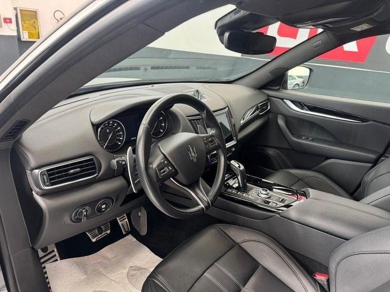 Maserati Levante Levante 3.0 V6 Granlusso 350cv auto