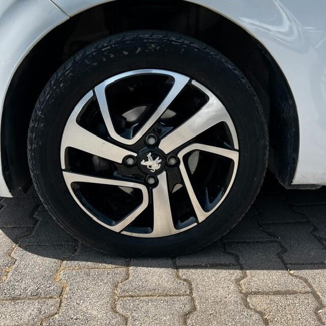 Peugeot 108 PureTech 82 5 porte Allure TOP!