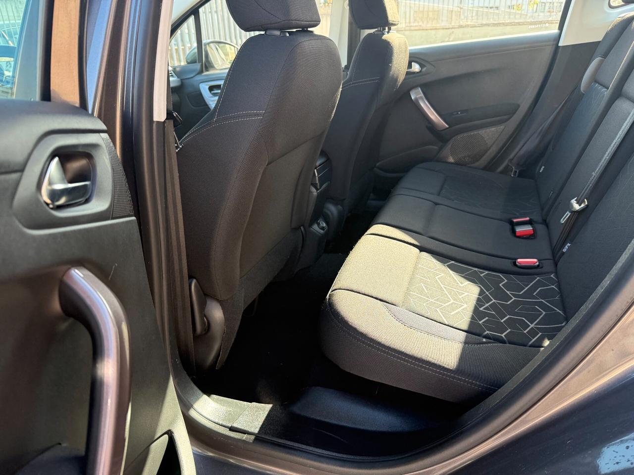 Peugeot 2008 1.6 e-HDi 92 CV Stop&Start Active CarPlay Retrocam