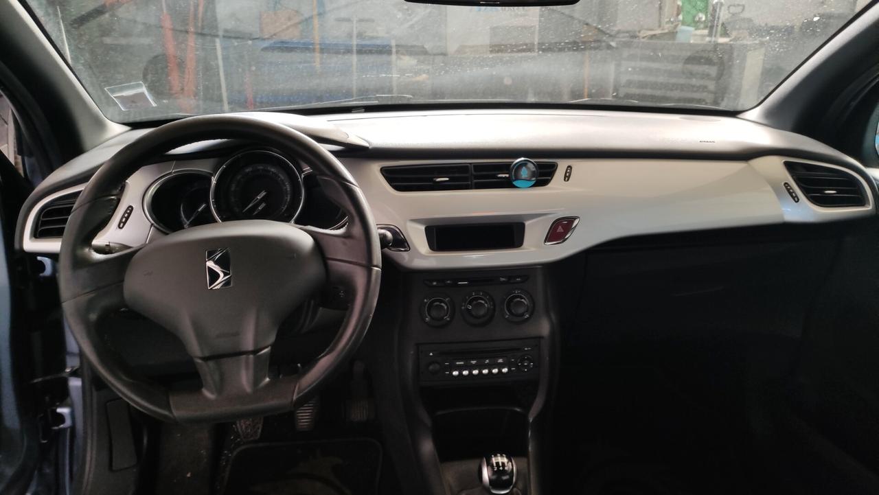 Citroen DS 3 1.4 VTi 95 Chic 70KW NEOPATENTATI - 2010