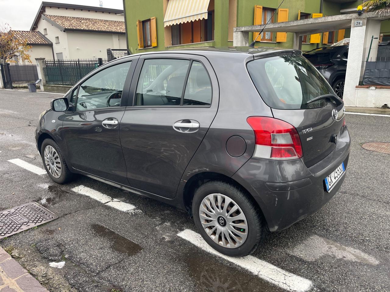 Toyota Yaris 1.0 5 porte