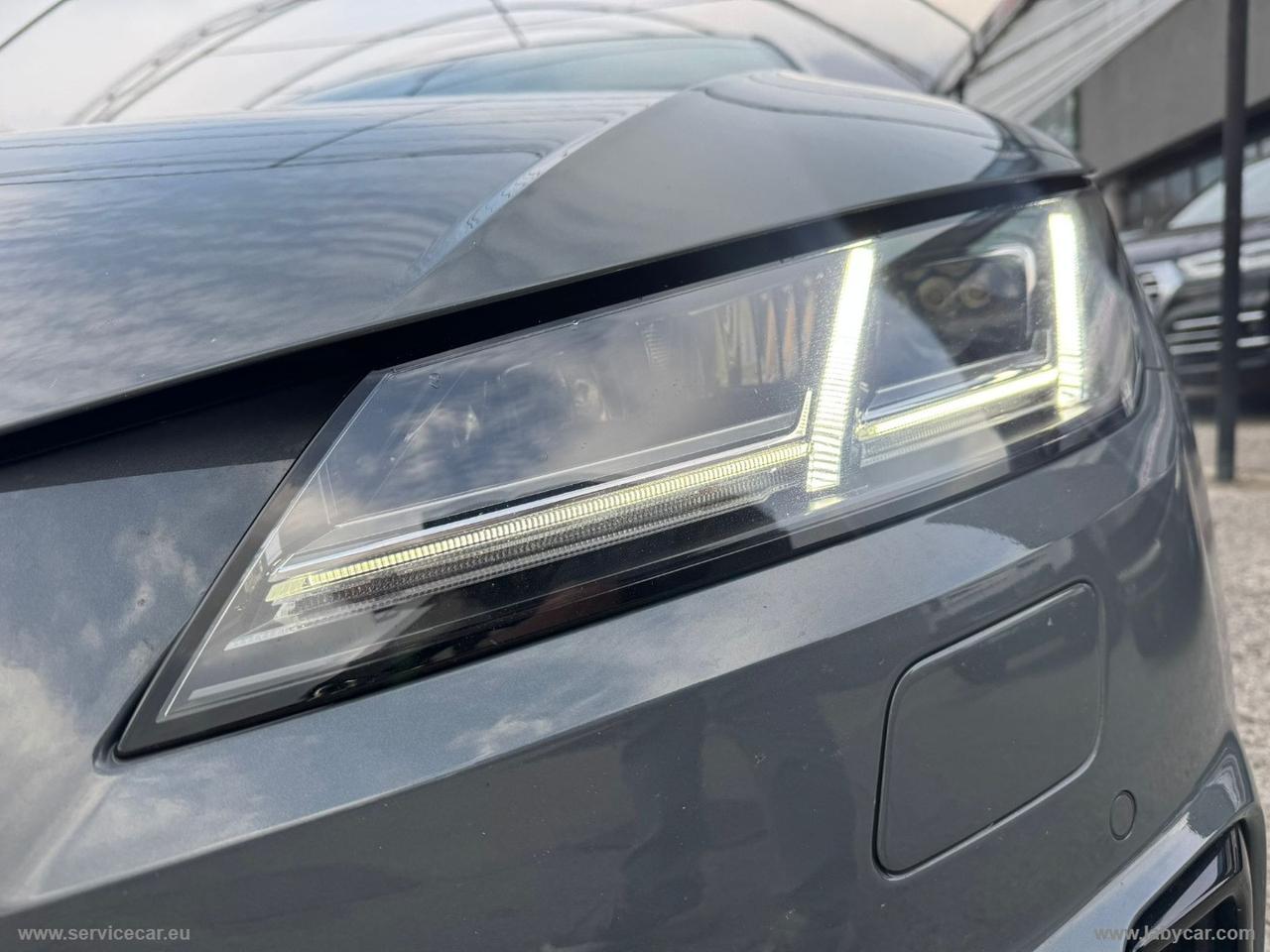 AUDI TT Coupé 40 TFSI S tr COMPETITION