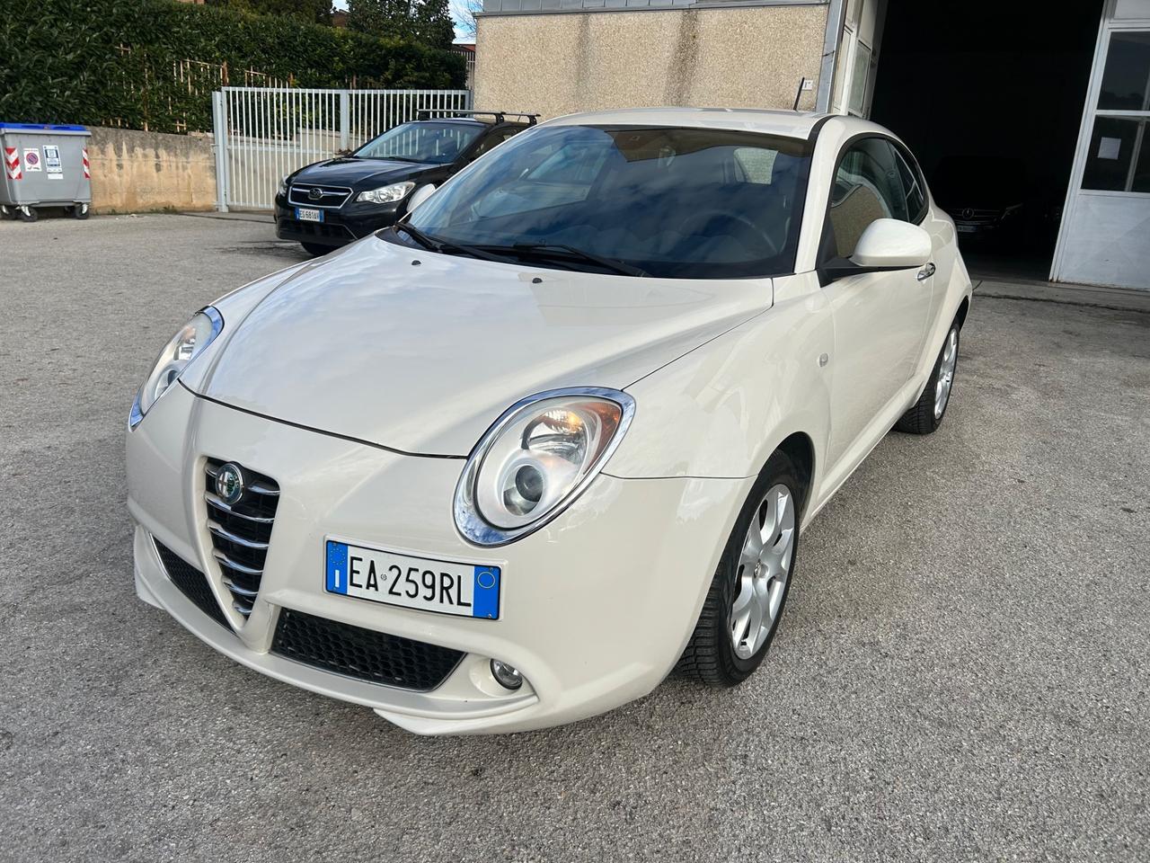 Alfa Romeo MiTo 1.6 JTDm 16V Distinctive Sport Pack