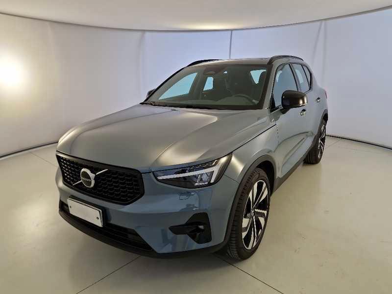 VOLVO XC40 B4 AWD automatico Ultimate Dark