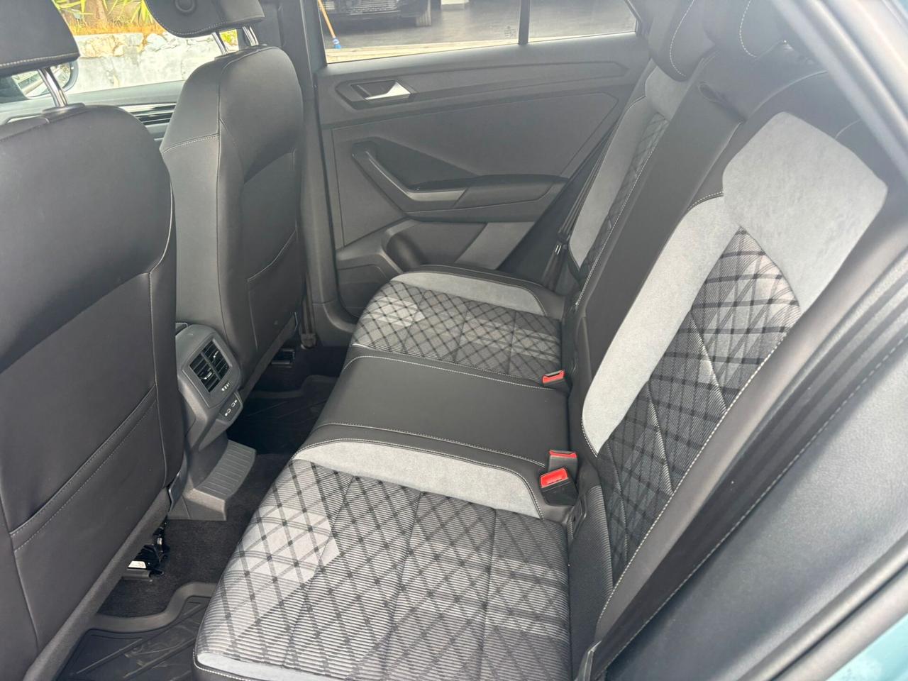 Volkswagen T-Roc 1.5 TSI 150 CV DSG R-Line