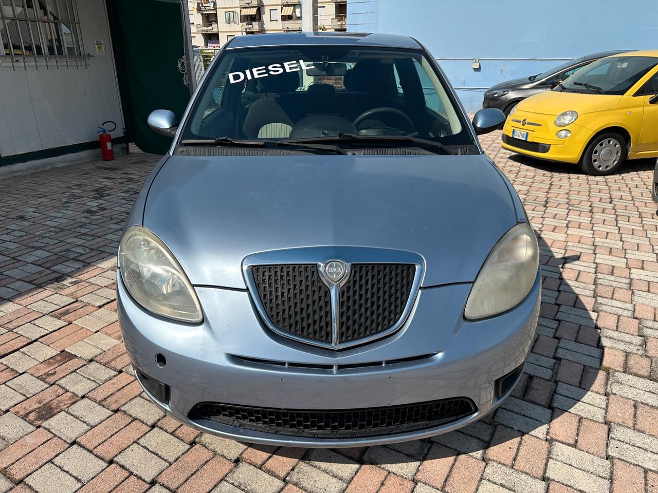 Lancia Ypsilon 1.3 MJT 75 CV Oro