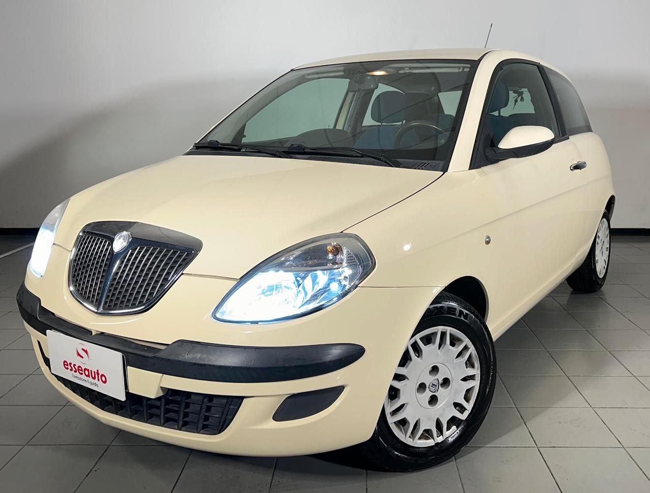 Lancia Ypsilon 1.2 Gold - BLACK DECEMBER Promo