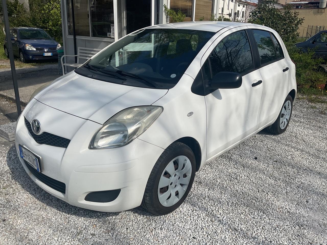 Toyota Yaris 1.0 5 porte
