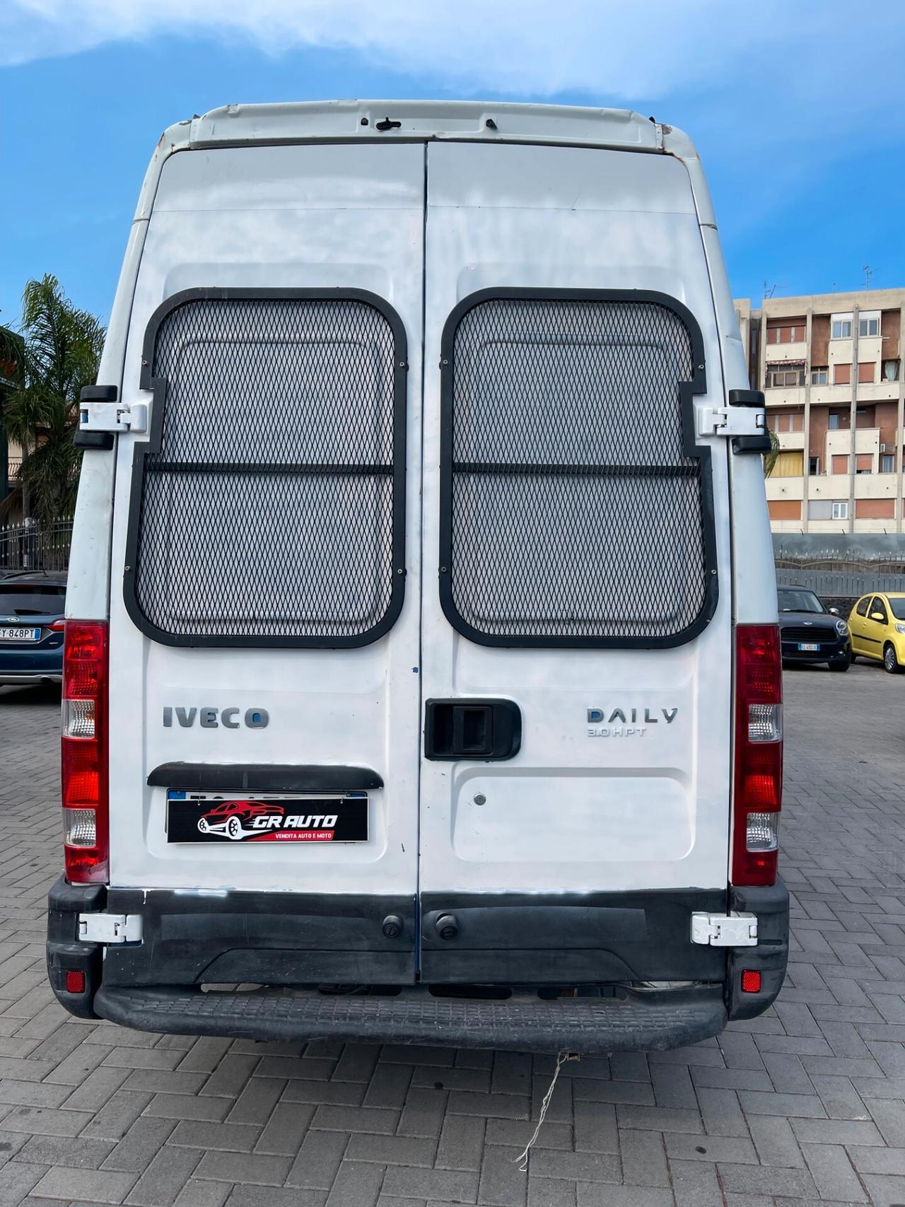 Iveco Daily 2.3 HPT PL-TA Furgone