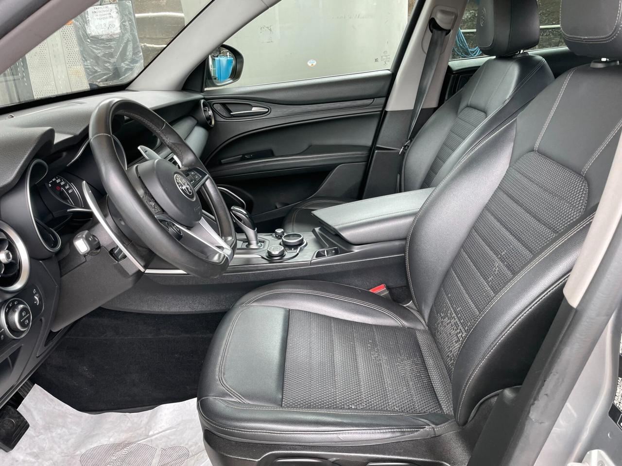 Alfa Romeo Stelvio 2.2 Turbodiesel 180 CV AT8 RWD Super