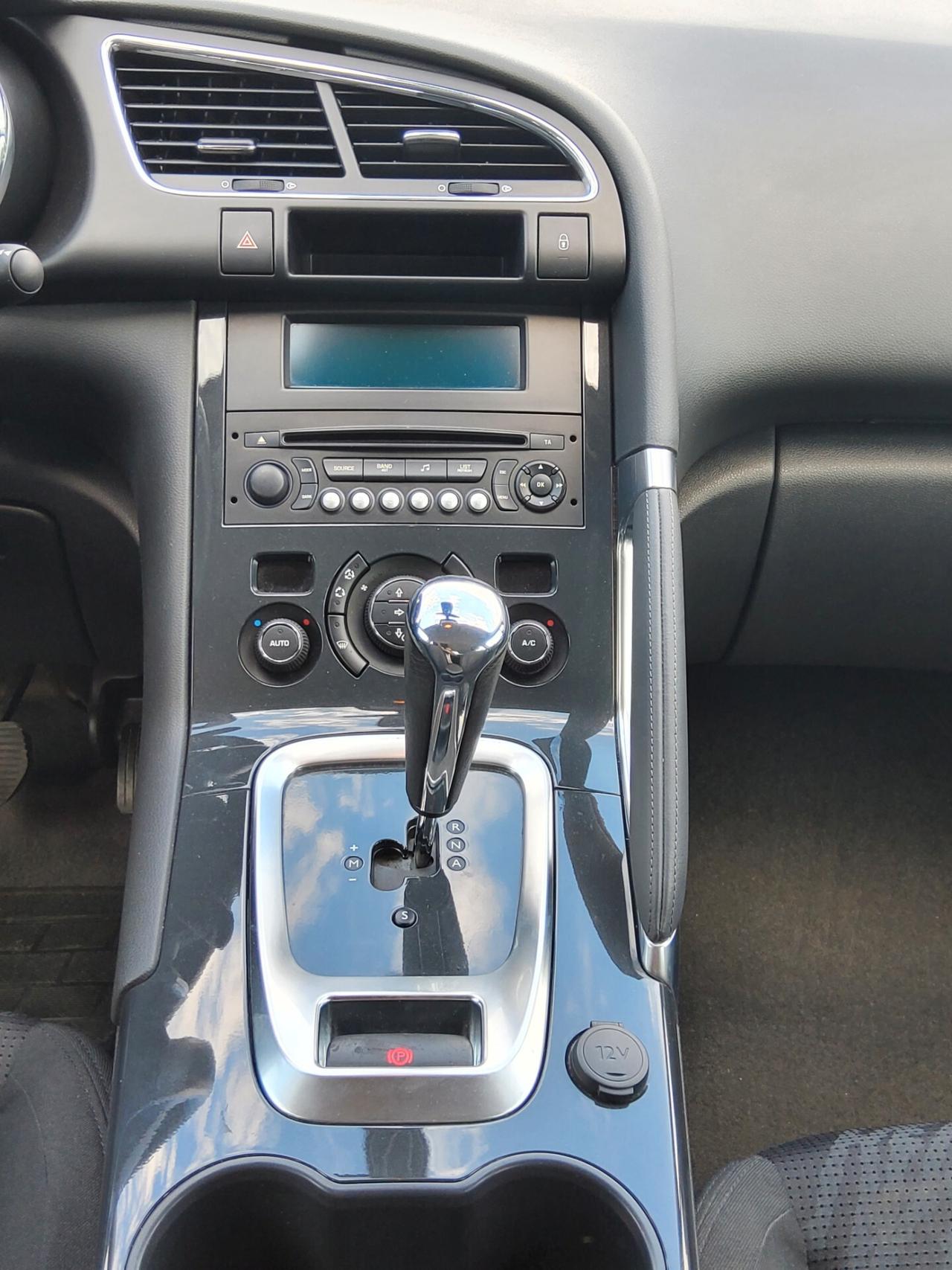 Peugeot 3008 1.6 e-HDi 112CV cambio robotizzato Stop&Start Allure