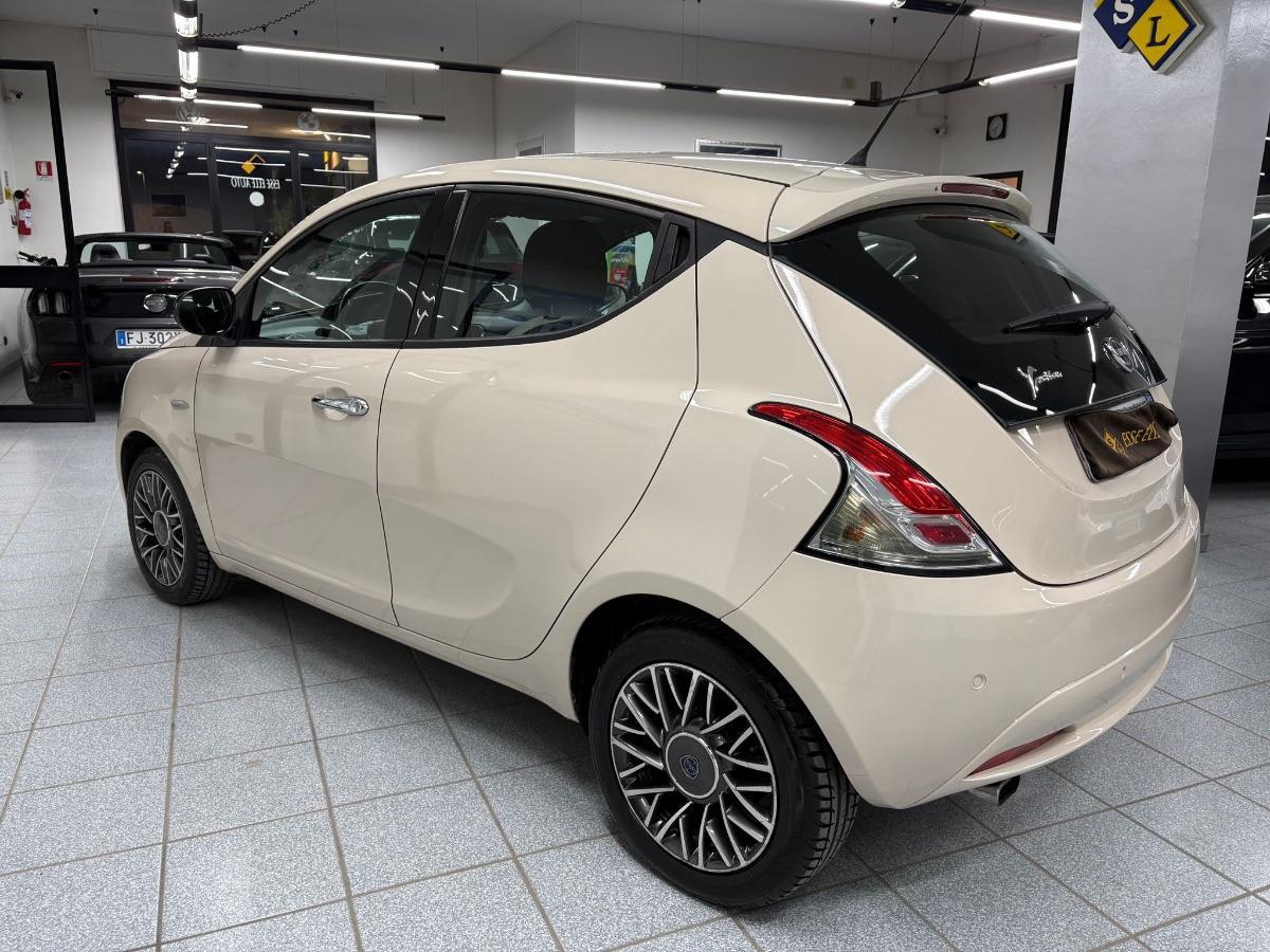 LANCIA Ypsilon 1.2 69 CV 5p. Platinum