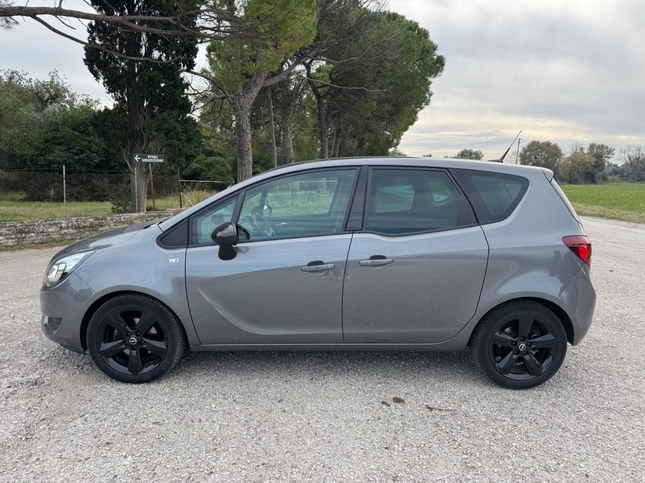 Opel Meriva 1.4 Cosmo 28000 km