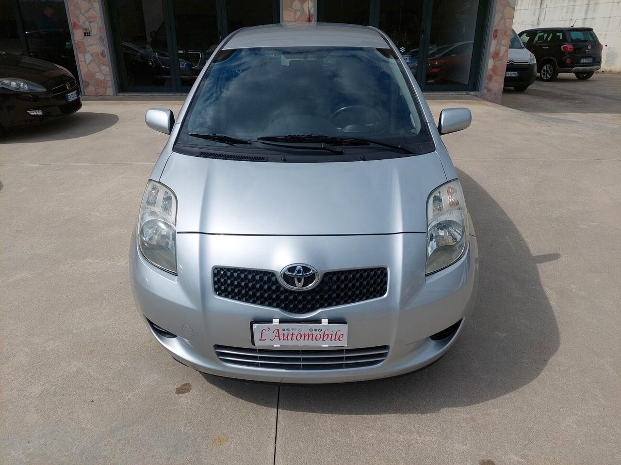 Toyota Yaris 1.0 benzina 5 porte Sol