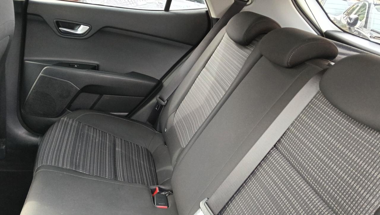 KIA STONIC 1.2 B/GPL-RETROC-KM 40.000