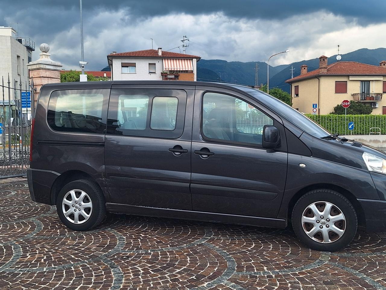 Peugeot Expert 2.0 HDi 120CV PC-TN 10Q Furgone Vetrato Affaire