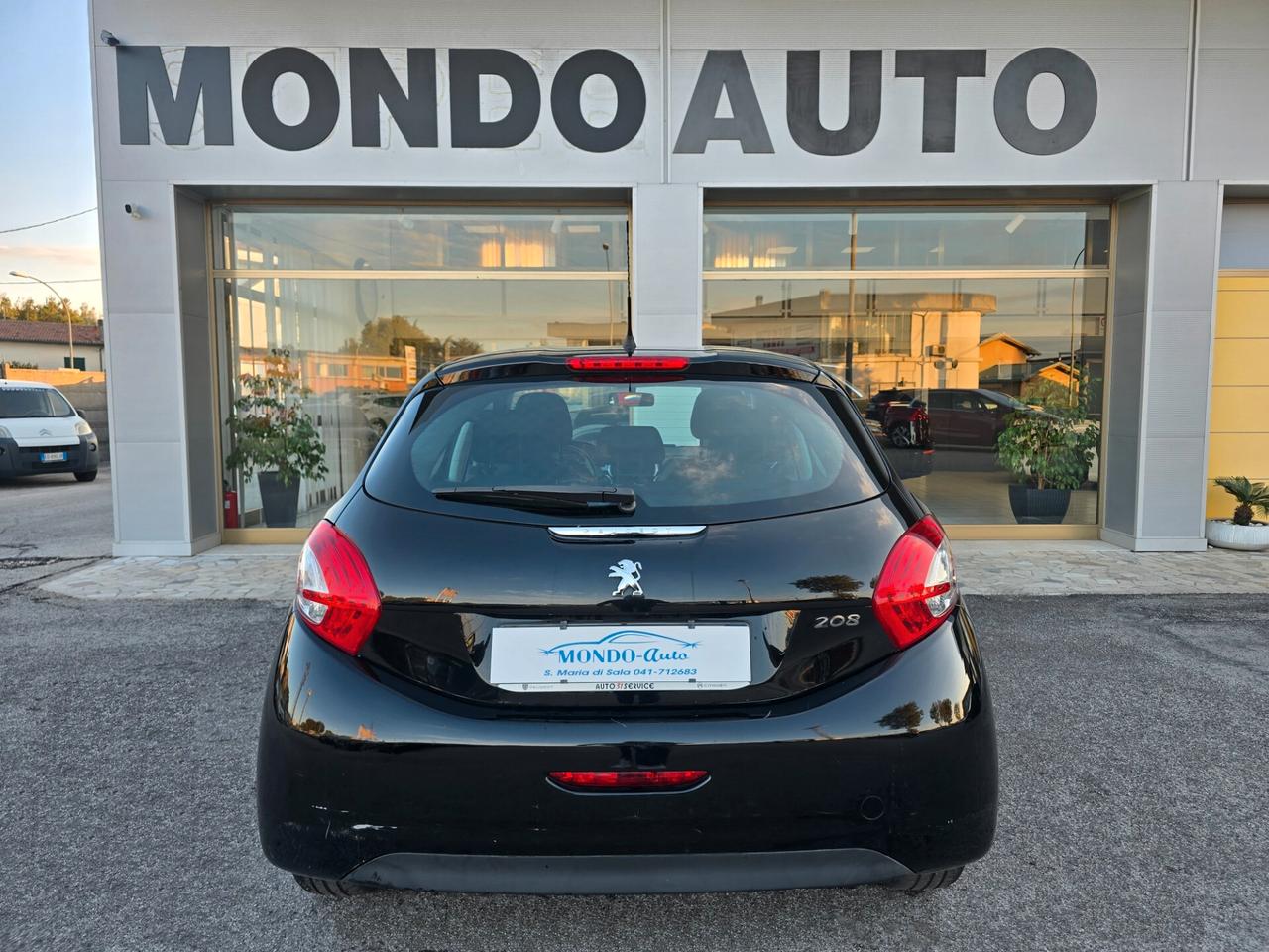 Peugeot 208 1.4 HDi 68 CV 5 porte Active