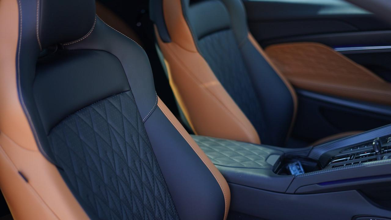 ASTON MARTIN DB12 V8 COUPE 26MY