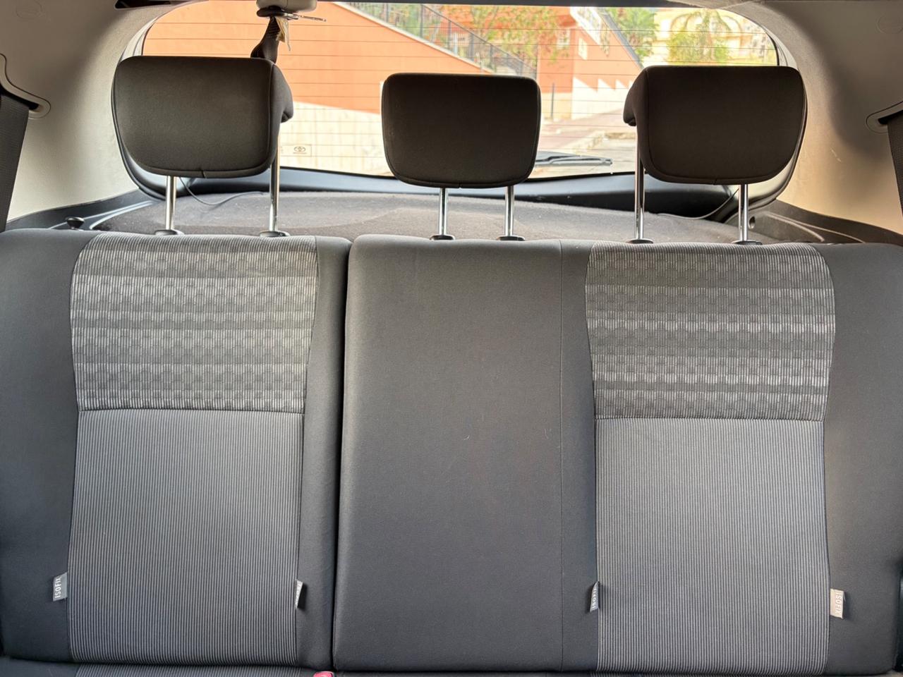 Toyota Yaris 1.0 benz ideale per neopatentati