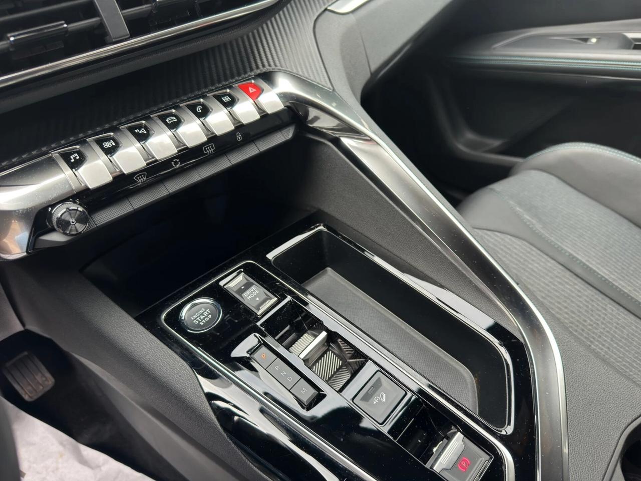 Peugeot 5008 Hybrid 136 e-DCS6 Allure Pack