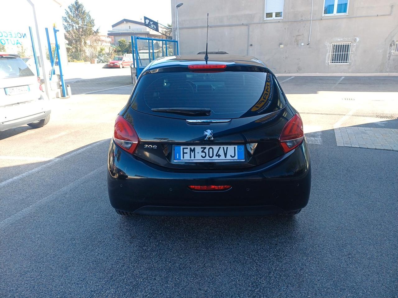Peugeot 208 PureTech 82 5 porte Allure