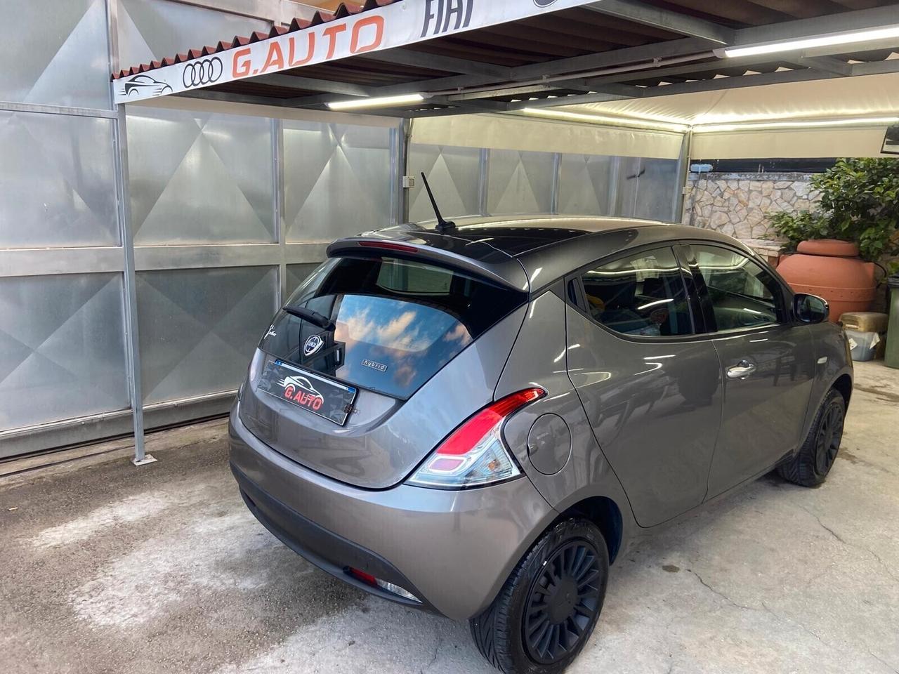 Lancia Ypsilon 1.0 FireFly 5 porte S&S Hybrid Gold