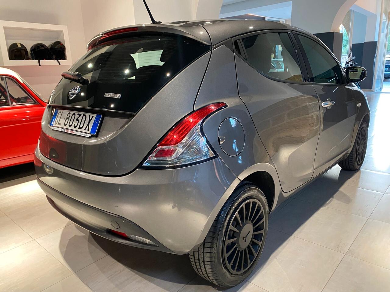 Lancia Ypsilon 1.0 FireFly 5 porte S&S Hybrid Ecochic