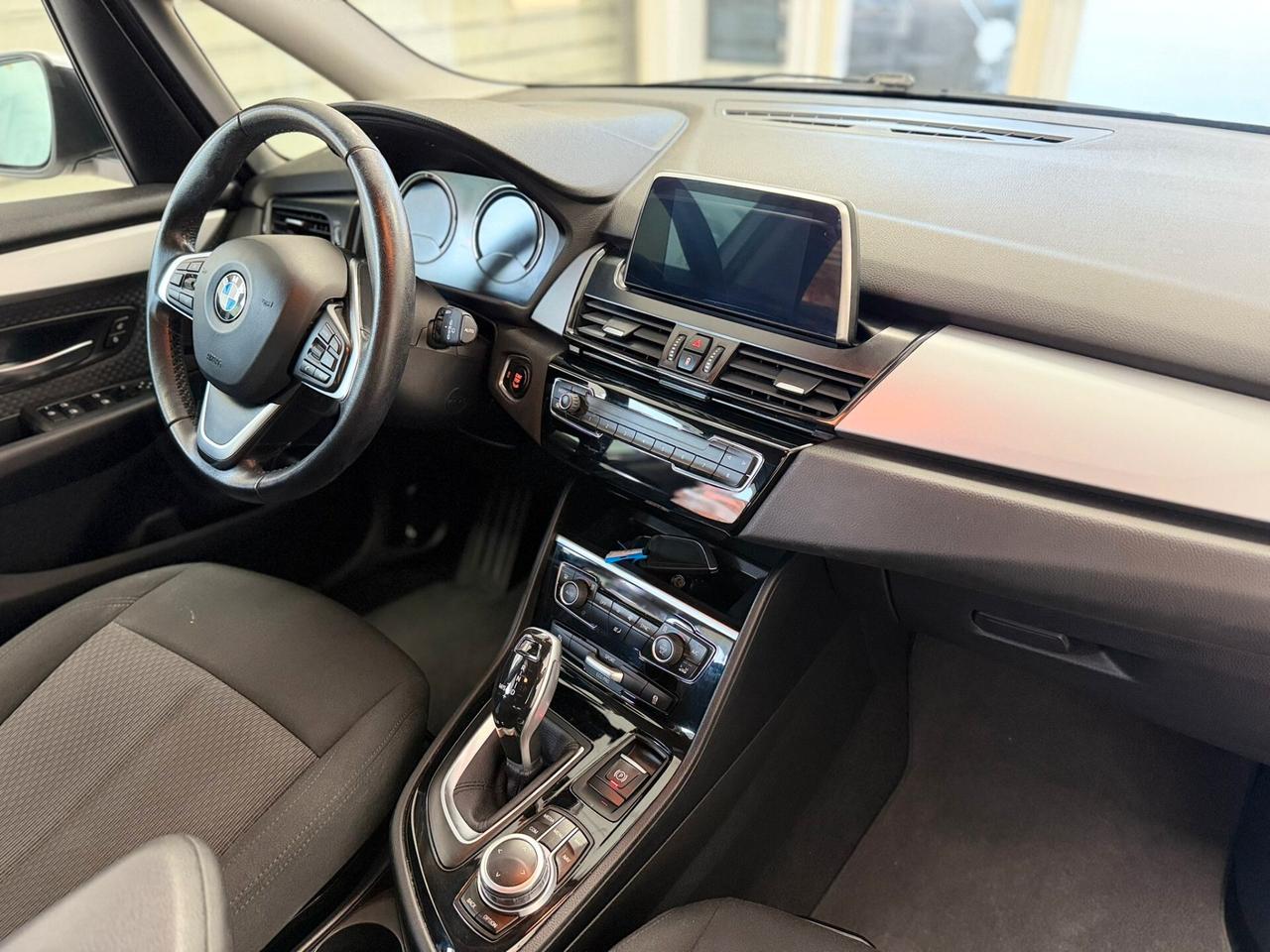 Bmw 2er Active Tourer 220d Luxury aut.