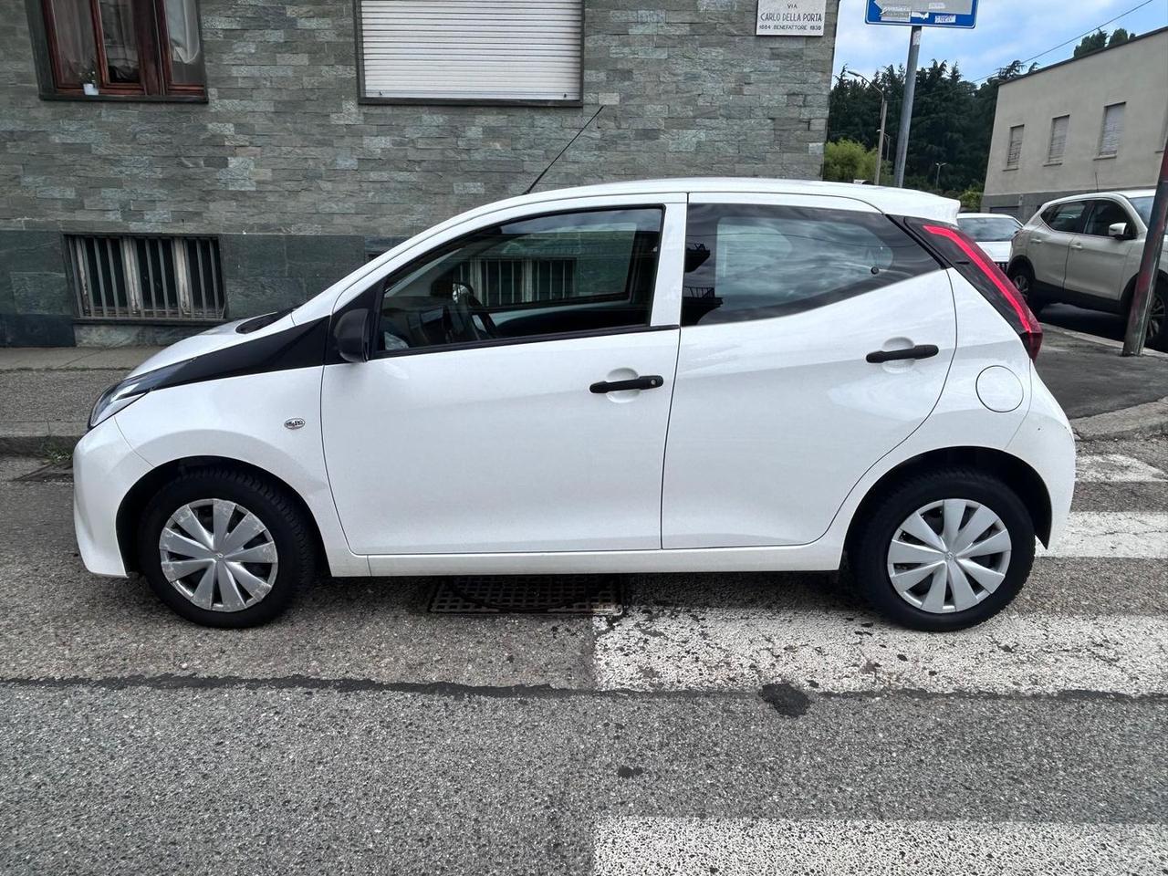 Toyota Aygo X Business 1.0 VVT-i #11773