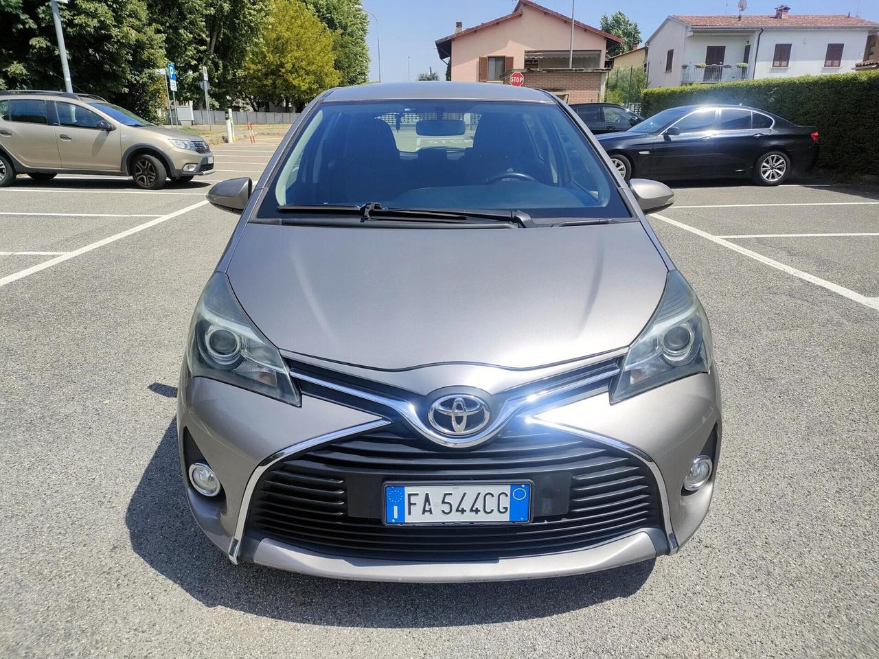 Toyota Yaris 1.4 D-4D 5p Euro6 Lounge