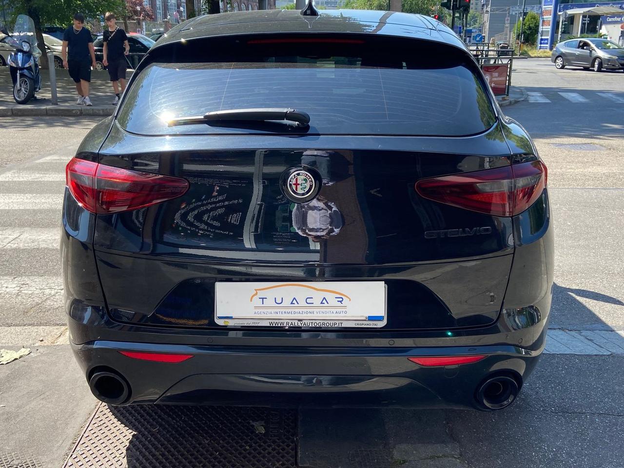 Alfa Romeo Stelvio Executive 2.2 #11022
