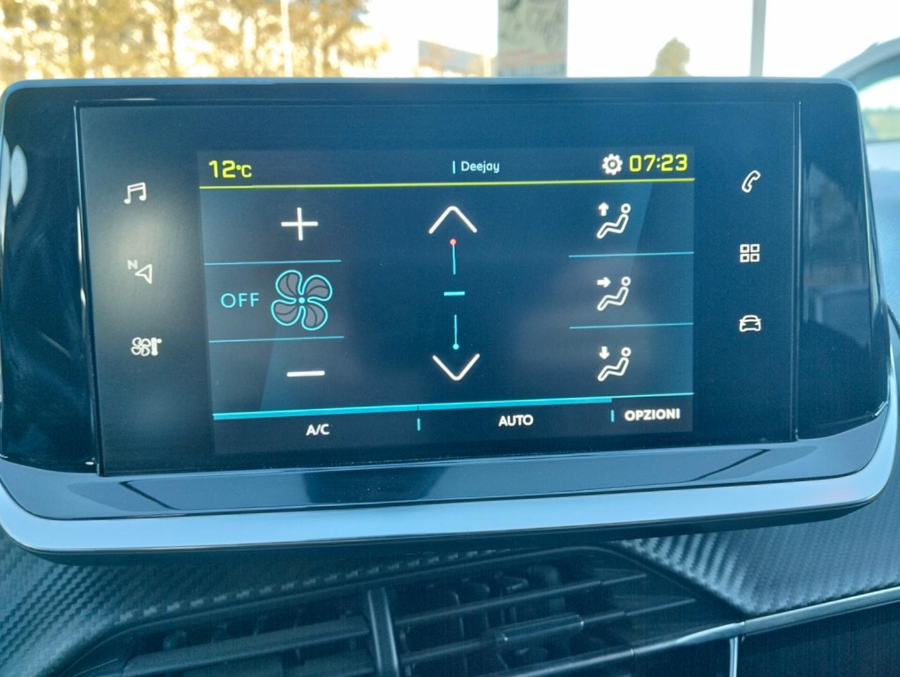 Peugeot 208 motore elettrico 136 CV 5 porte Active