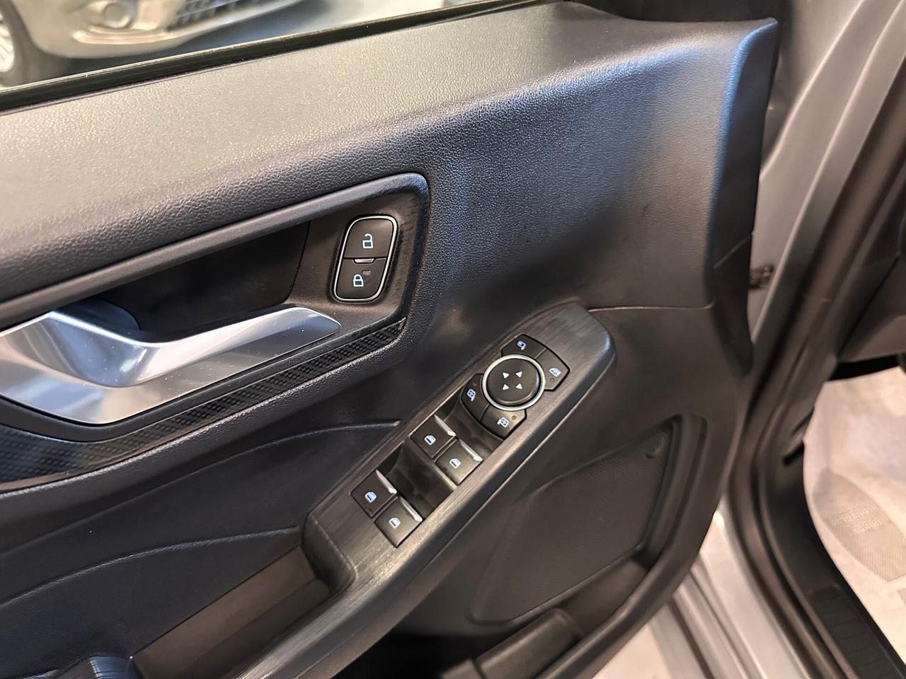 FORD KUGA 1.5 DIESEL ST LINE CAMBIO MANUALE
