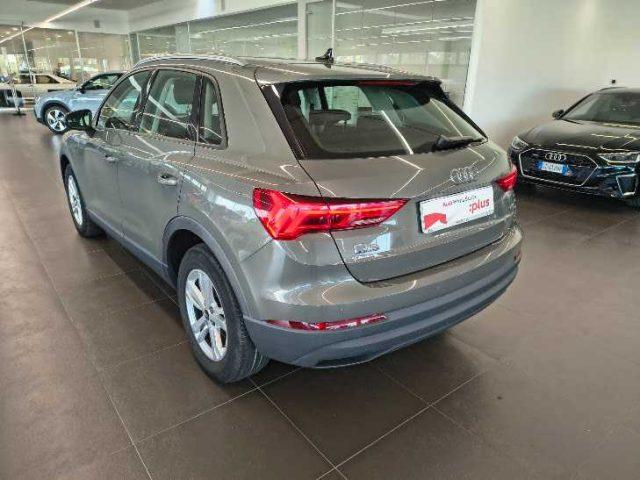 AUDI Q3 35 TDI quattro S tronic Business