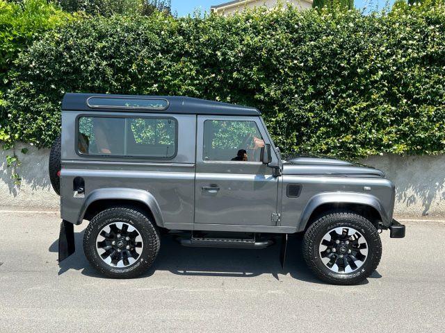 LAND ROVER Defender 90 2.2 TD4 Station Wagon SE NEOPATENTATI