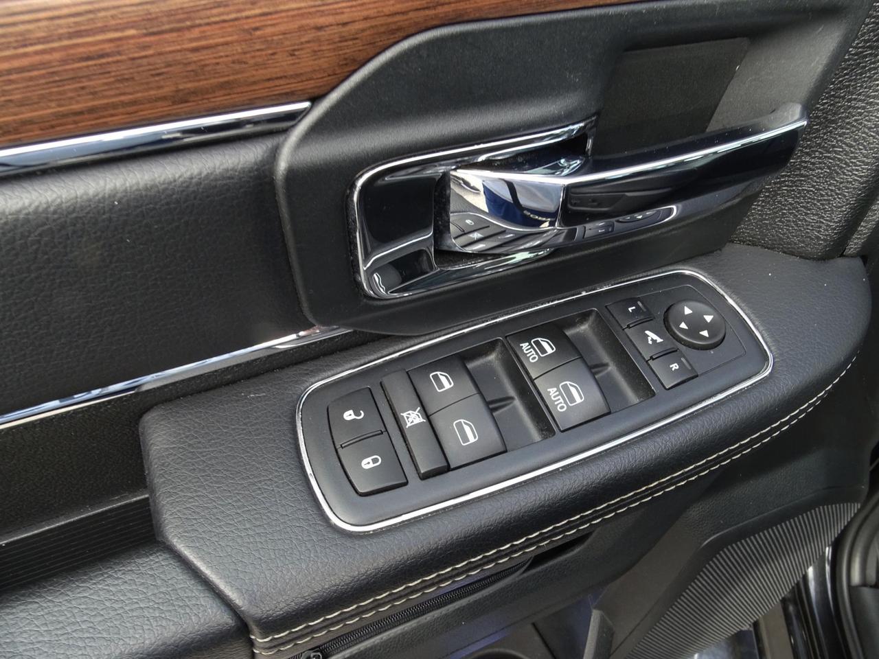 Dodge RAM 1500 AWD 5.7L V8 401CV LARAMIE AUTOCARRO