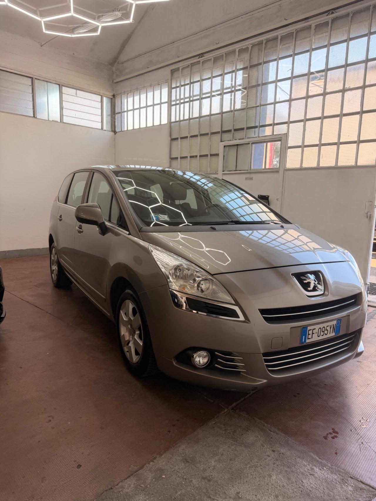 Peugeot 5008 1.6 HDi 112CV 7 posti