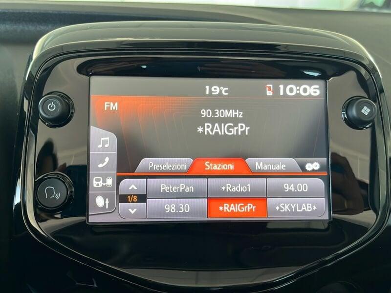 Toyota Aygo 004282 1.0 VVT-i 72 CV 5 porte x-wave orange