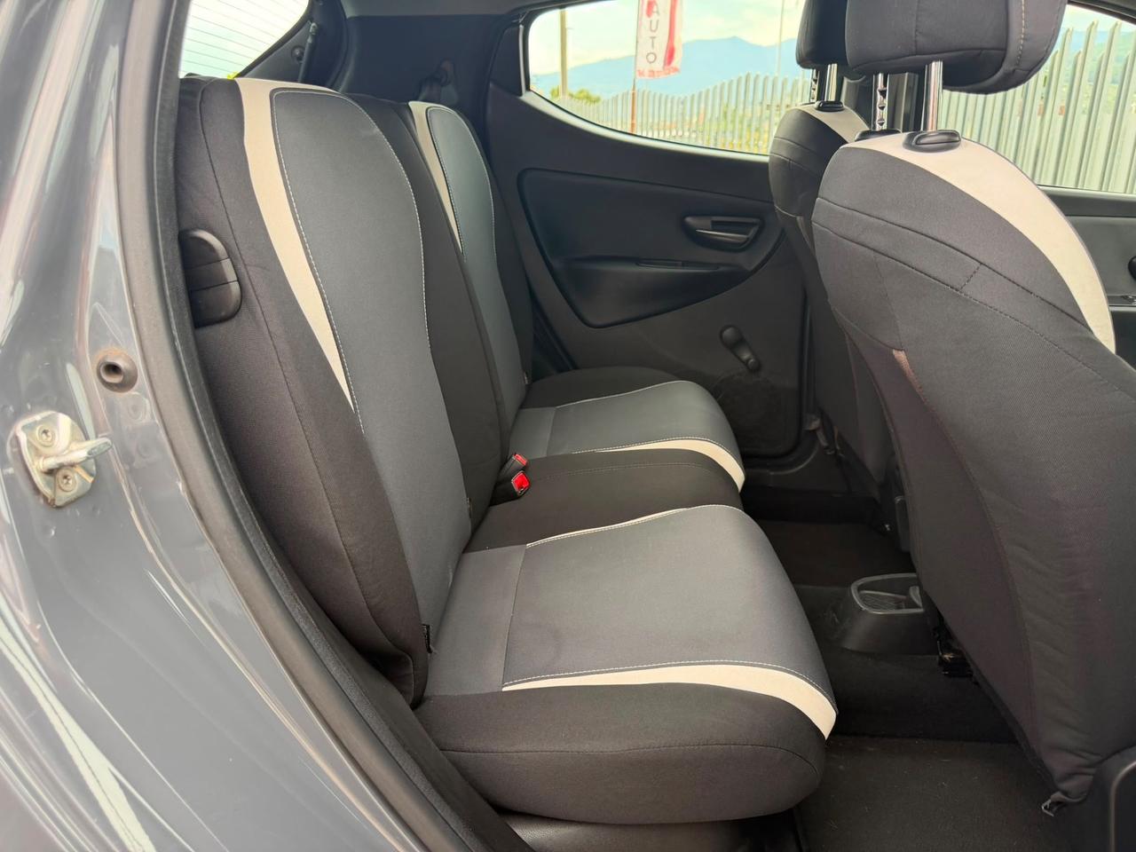 Lancia Ypsilon 0.9 TwinAir 85 CV 5 porte Metano Ecochic Elle